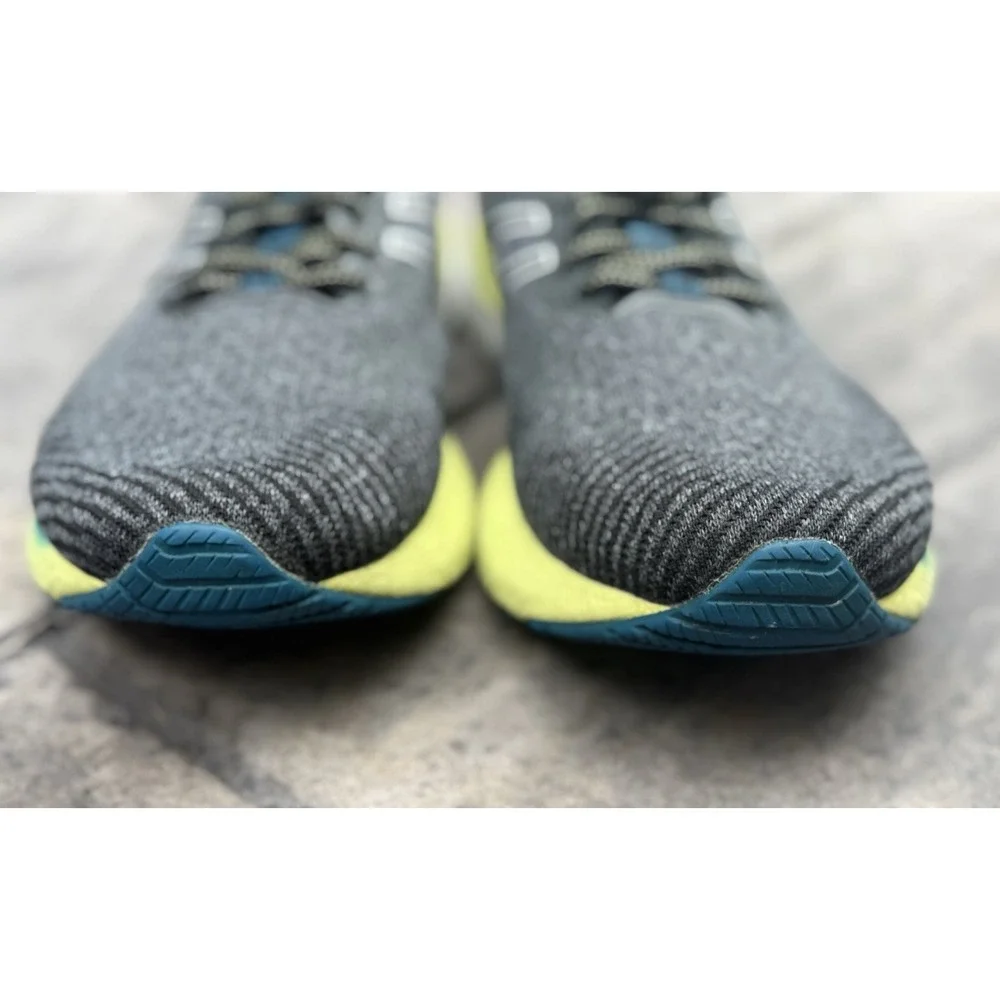 ASICS GT-2000 10 Metropolis‎ Graphite Shoes Sneakers Gray 12.5 Men *Heel Wear*